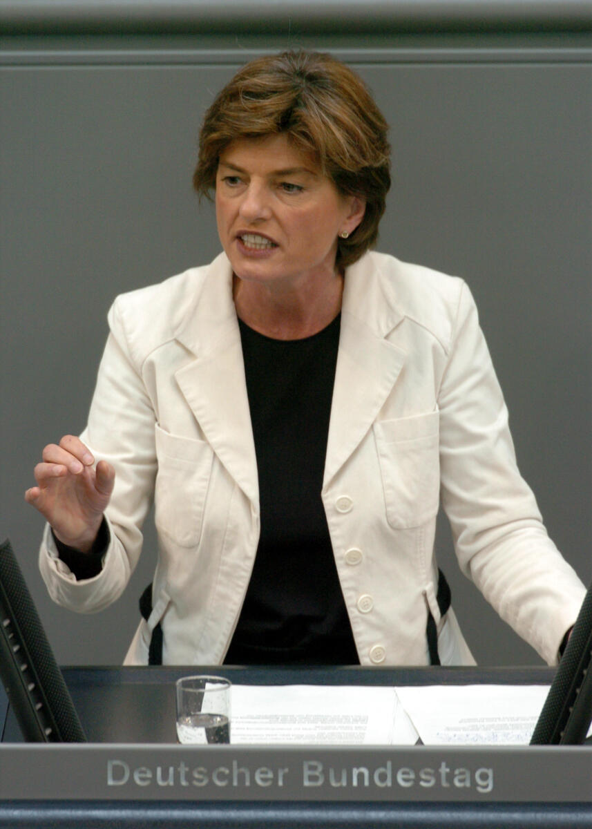 Berg, Ute Ute Berg, SPD, MdB, Rede im Deutschen Bundestag.; Plenum, Rednerpult, 169. Sitzung, ZP 2, 3, 13, 24, Thema: Zukunftschance für Jugendliche
