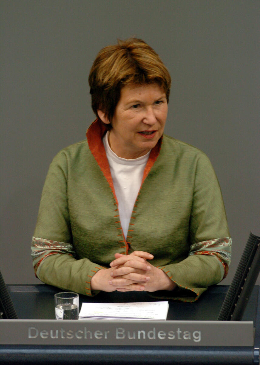 Dückert, Thea Dr. Thea Dückert, Bündnis 90/Die Grünen, MdB, Rede im Deutschen Bundestag.; Plenum, Rednerpult, 157. Sitzung, TOP 4, Thema: Beschäftigungspolitik