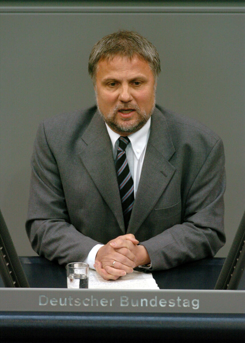 Grotthaus, Wolfgang Wolfgang Grotthaus, SPD, MdB, Rede im Deutschen Bundestag.; Plenum, Rednerpult, 157. Sitzung, TOP 4, Thema: Beschäftigungspolitik