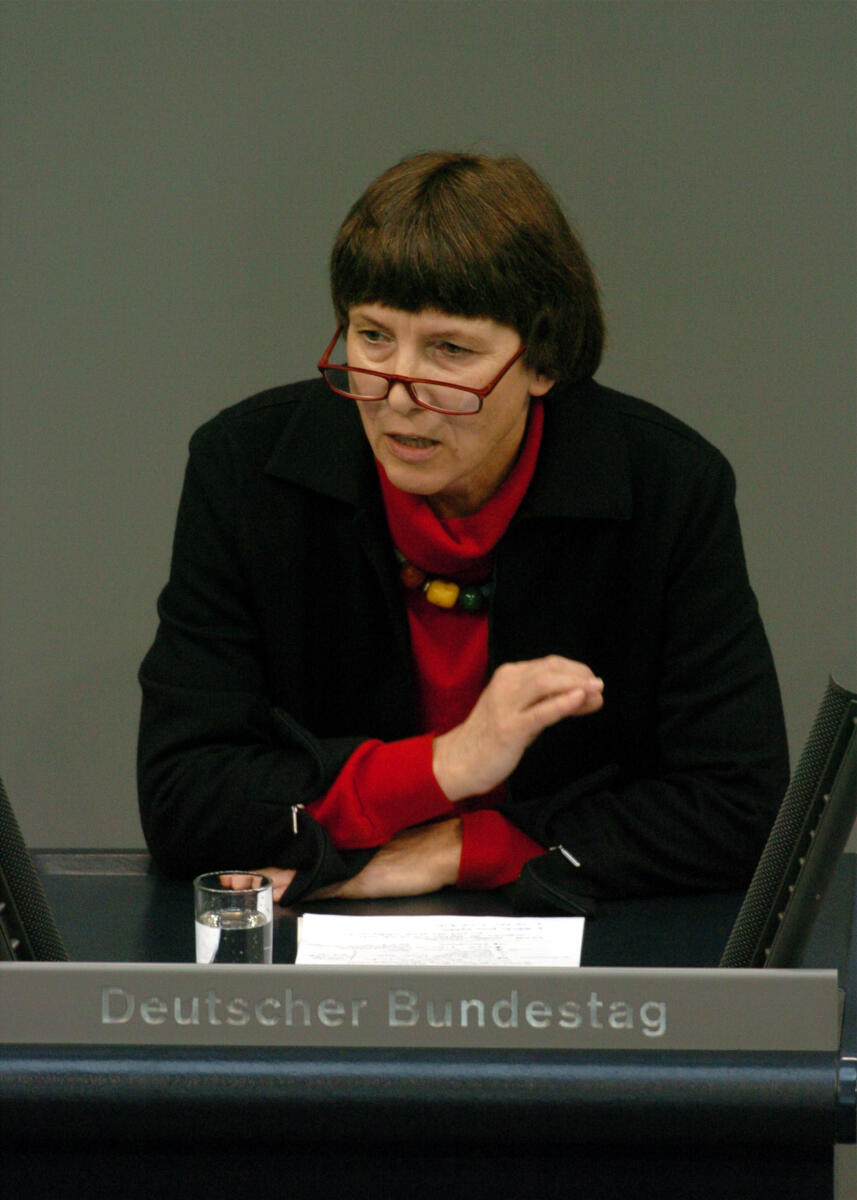Dr. Christel Happach-Kasan, FDP, MdB, Rede im Deutschen Bundestag.; Plenum, Rednerpult, 157. Sitzung, TOP 3, Thema: Verbraucherschutz Happach-Kasan, Christel Dr. Christel Happach-Kasan, FDP, MdB, Rede im Deutschen Bundestag.; Plenum, Rednerpult, 157. Sitzung, TOP 3, Thema: Verbraucherschutz