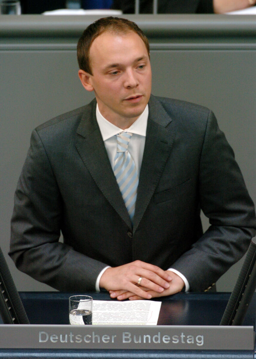Wanderwitz, Marco Marco Wanderwitz, CDU/CSU, MdB, Rede im Deutschen Bundestag, Plenarsitzung Nr. 181, TOP 11, Thema: Staatsverschuldung.; Plenum, Rednerpult, Sitzung, Bundestagsabgeordneter, Abgeordneter
