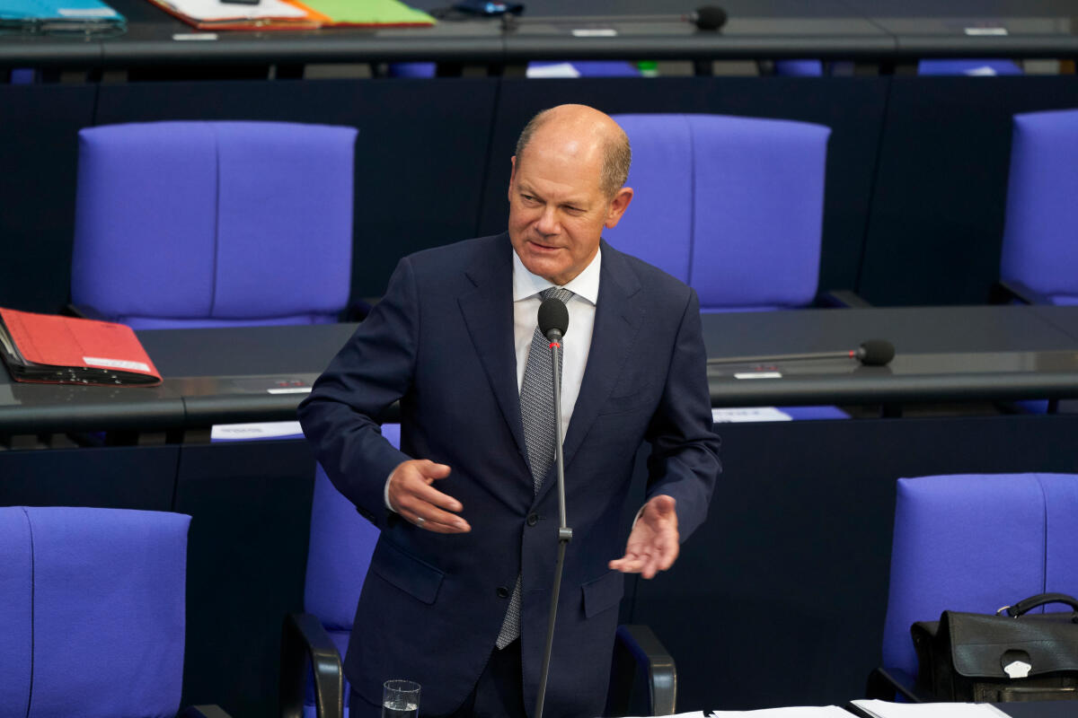 Scholz, Olaf Bundesminister der Finanzen, Olaf Scholz, SPD steht während der Regierungsbefragung am 09.September 2020 für Fragen der Mitglieder des Deutschen Bundestages zur Corona-Krise und anderen Themen zur Verfügung