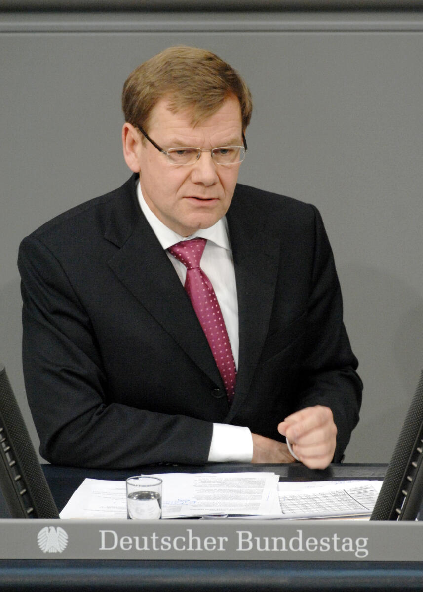 Wadephul, Johann Dr. Johann Wadephul, CDU/CSU, Bundestagsabgeordneter, Abgeordneter, Mitglied des Deutschen Bundestages, MdB, Rede, Deutscher Bundestag, 162. Sitzung, Top 4, Thema: Mindestrente, Redner 9.; Rednerpult.