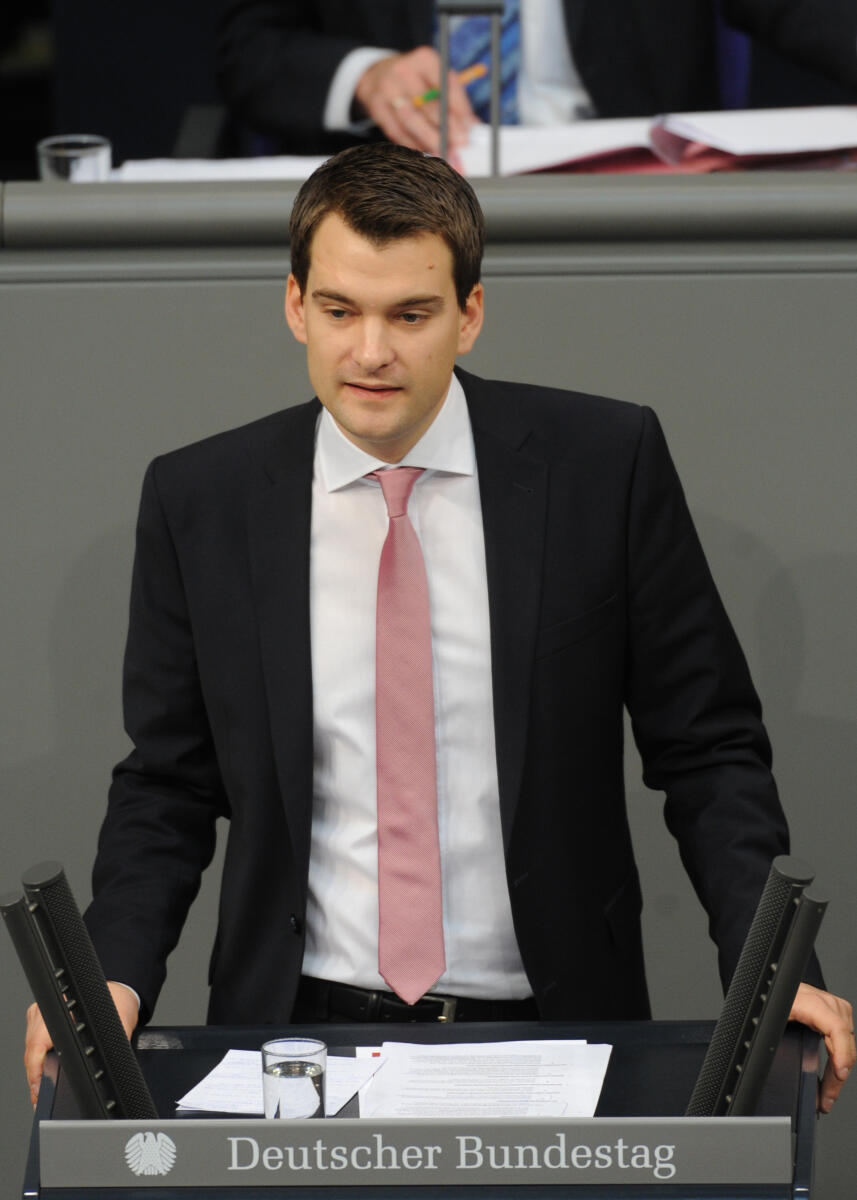 Vogel, Johannes Johannes Vogel, FDP, Bundestagsabgeordneter, Abgeordneter, Mitglied des Deutschen Bundestages, MdB, Rede, Deutscher Bundestag, 201. Sitzung, TOP 3, Thema: Geringfügige Beschäftigung, Redner 3.; Rednerpult.