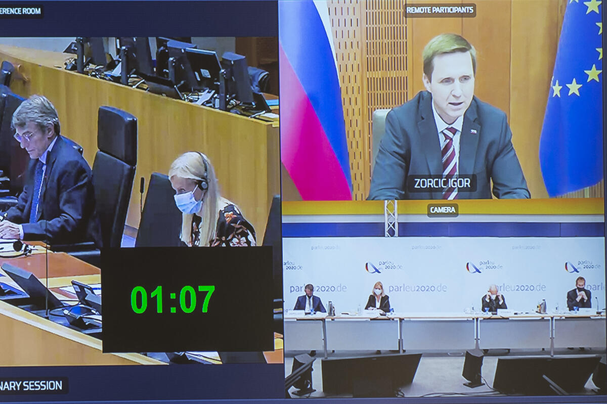 Hochrangige Interparlamentarische Konferenz über Migration und Asyl in Europa im Reichstagsgebäude - Redner: Igor Zorcic, Präsident der slowenischen Staatsversammlung in der Video-Live-Schaltung. Hochrangige Interparlamentarische Konferenz über Migration und Asyl in Europa im Reichstagsgebäude - Redner: Igor Zorcic, Präsident der slowenischen Staatsversammlung in der Video-Live-Schaltung.
