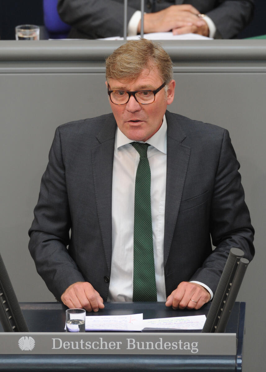 Ehrmann, Siegmund Siegmund Ehrmann, SPD, Bundestagsabgeordneter, Abgeordneter, Mitglied des Deutschen Bundestages, MdB, Rede, Deutscher Bundestag, 191. Sitzung, Epl 04, Thema:Haushaltsgesetz 2013, Bundeskanzlerin und Bundeskanzleramt, Redner 11.; Rednerpult.