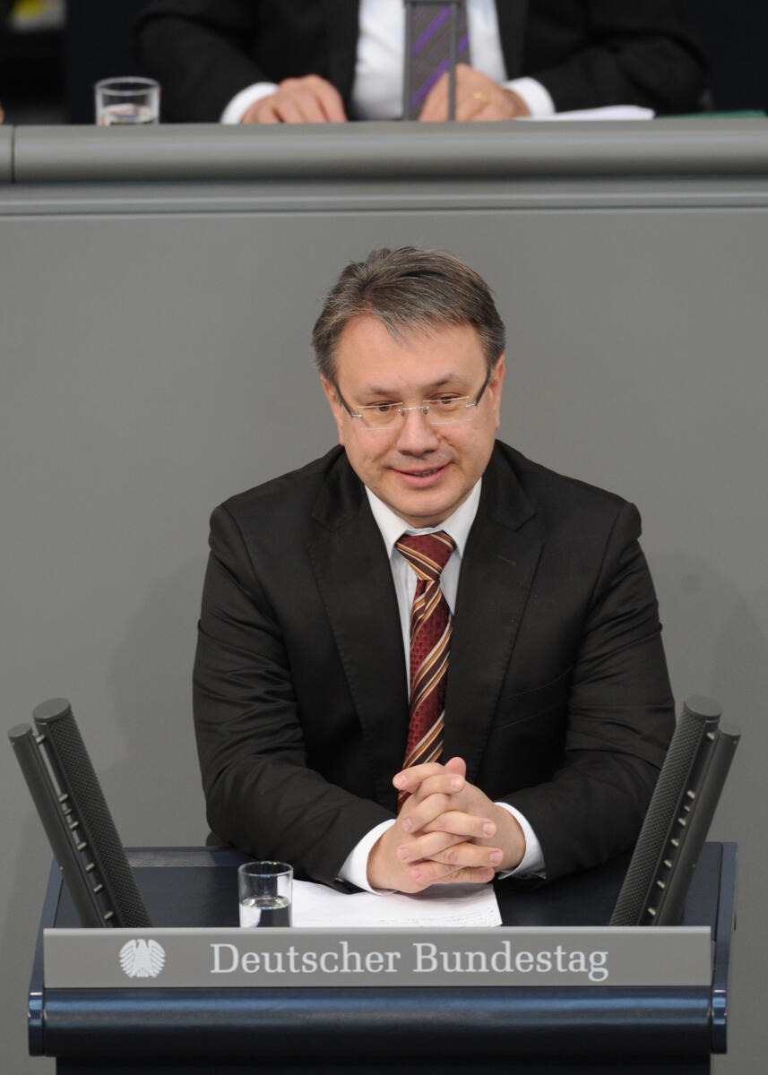 Dr. Georg Nüßlein, CDU/CSU, Bundestagsabgeordneter, Abgeordneter, Mitglied des Deutschen Bundestages, MdB, Rede, Deutscher Bundestag, 158. Sitzung, Top 4, Thema: Industriepolitik für den Standort Deutschland, Redner 6.; Rednerpult. Nüßlein, Georg Dr. Georg Nüßlein, CDU/CSU, Bundestagsabgeordneter, Abgeordneter, Mitglied des Deutschen Bundestages, MdB, Rede, Deutscher Bundestag, 158. Sitzung, Top 4, Thema: Industriepolitik für den Standort Deutschland, Redner 6.; Rednerpult.