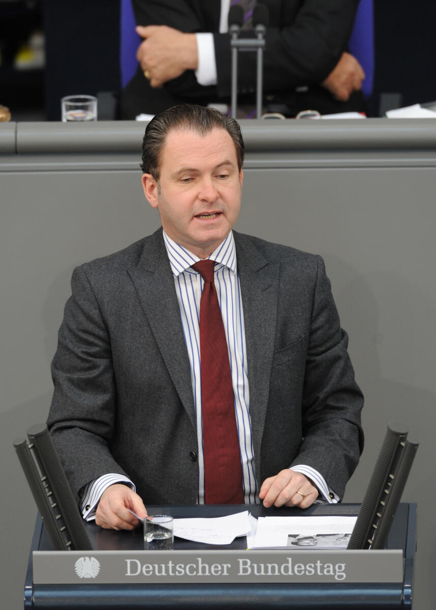 Dr. Martin Lindner, FDP, Bundestagsabgeordneter, Abgeordneter, Mitglied des Deutschen Bundestages, MdB, Rede, Deutscher Bundestag, 158. Sitzung, Top 4, Thema: Industriepolitik für den Standort Deutschland, Redner 4.; Rednerpult. Lindner, Martin Dr. Martin Lindner, FDP, Bundestagsabgeordneter, Abgeordneter, Mitglied des Deutschen Bundestages, MdB, Rede, Deutscher Bundestag, 158. Sitzung, Top 4, Thema: Industriepolitik für den Standort Deutschland, Redner 4.; Rednerpult.