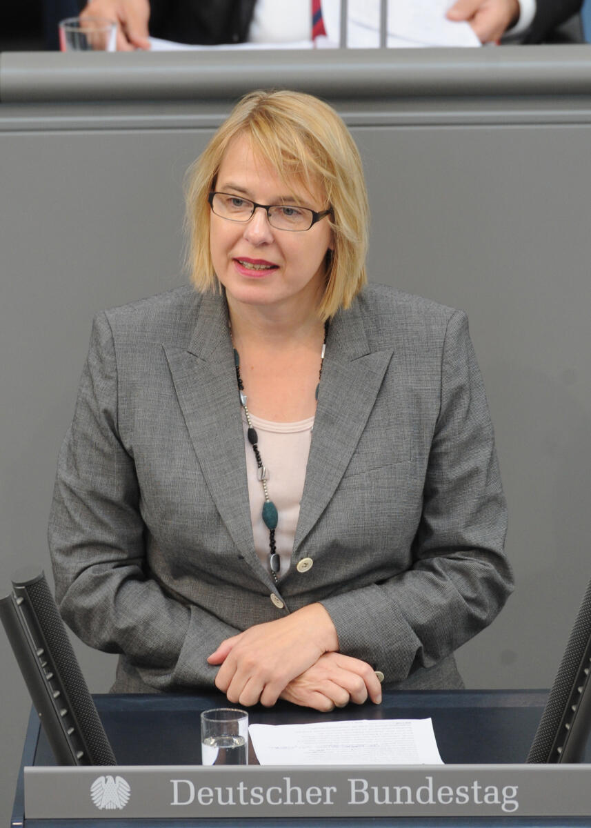 Kudla, Bettina Bettina Kudla, CDU/CSU, Bundestagsabgeordnete, Abgeordnete, Mitglied des Deutschen Bundestages, MdB, Rede, Deutscher Bundestag, 195. Sitzung, TOP 4, Thema: Vermögensabgabe, Redner 12.; Rednerpult.