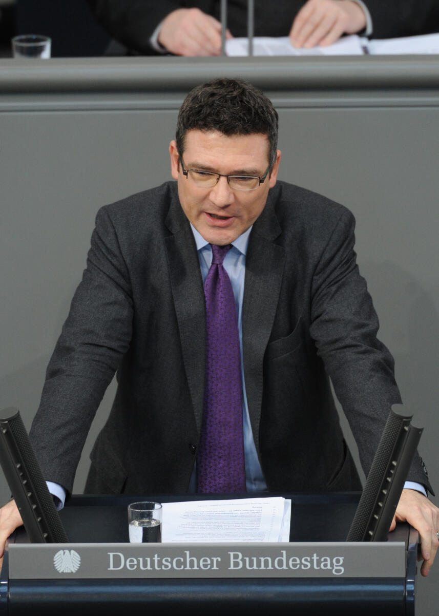 Dr. Stefan Kaufmann, CDU/CSU, Bundestagsabgeordneter, Abgeordneter, Mitglied des Deutschen Bundestages, MdB, Rede, Deutscher Bundestag, 214. Sitzung, Top 6, Thema: Studienfinanzierung und -gebühren, Redner 2.; Rednerpult. Kaufmann, Stefan Dr. Stefan Kaufmann, CDU/CSU, Bundestagsabgeordneter, Abgeordneter, Mitglied des Deutschen Bundestages, MdB, Rede, Deutscher Bundestag, 214. Sitzung, Top 6, Thema: Studienfinanzierung und -gebühren, Redner 2.; Rednerpult.