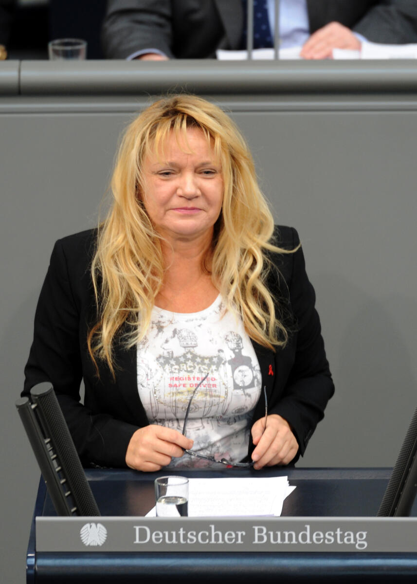 Schmidt, Silvia Silvia Schmidt, SPD, Bundestagsabgeordnete, Abgeordnete, Mitglied des Deutschen Bundestages, MdB, Rede, Deutscher Bundestag, 152. Sitzung, Top 4, Thema: Soziale Bürgerrechte, Redner 7.; Rednerpult.