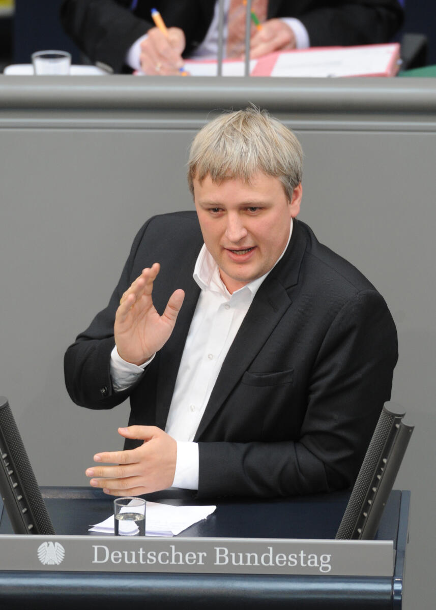 Sönke Rix, SPD, Bundestagsabgeordneter, Abgeordneter, Mitglied des Deutschen Bundestages, MdB, Rede, Deutscher Bundestag, 187. Sitzung, Top 3, Thema: Betreuungsgeld und Kindertagesbetreuung, Redner 12.; Rednerpult. Rix, Sönke Sönke Rix, SPD, Bundestagsabgeordneter, Abgeordneter, Mitglied des Deutschen Bundestages, MdB, Rede, Deutscher Bundestag, 187. Sitzung, Top 3, Thema: Betreuungsgeld und Kindertagesbetreuung, Redner 12.; Rednerpult.