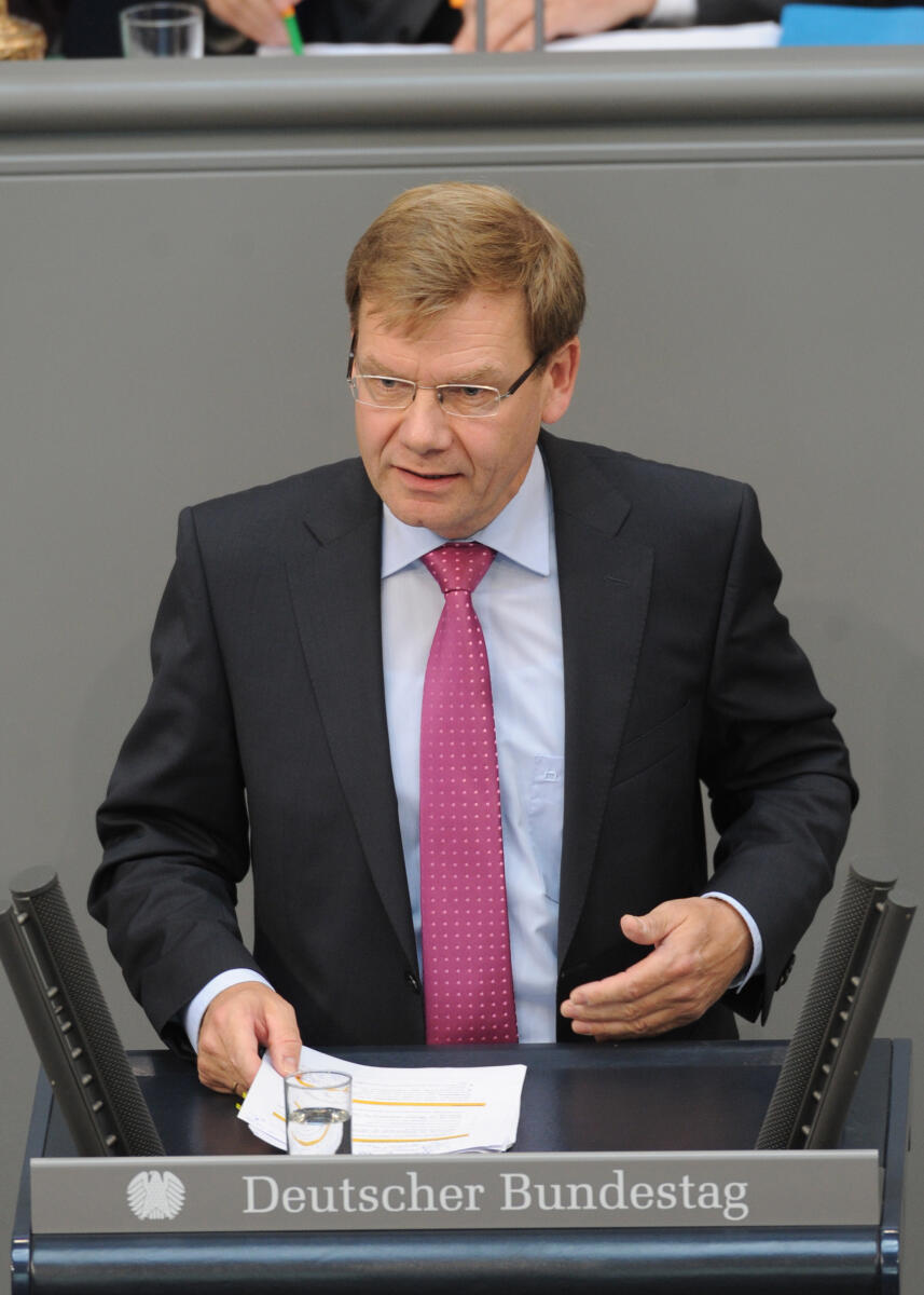 Wadephul, Johann Dr. Johann Wadephul, CDU/CSU, Bundestagsabgeordneter, Abgeordneter, Mitglied des Deutschen Bundestages, MdB, Rede, Deutscher Bundestag, 187. Sitzung, Top 4, Thema:Kontrolle von Werkverträgen und Leiharbeit, Redner 14.; Rednerpult.