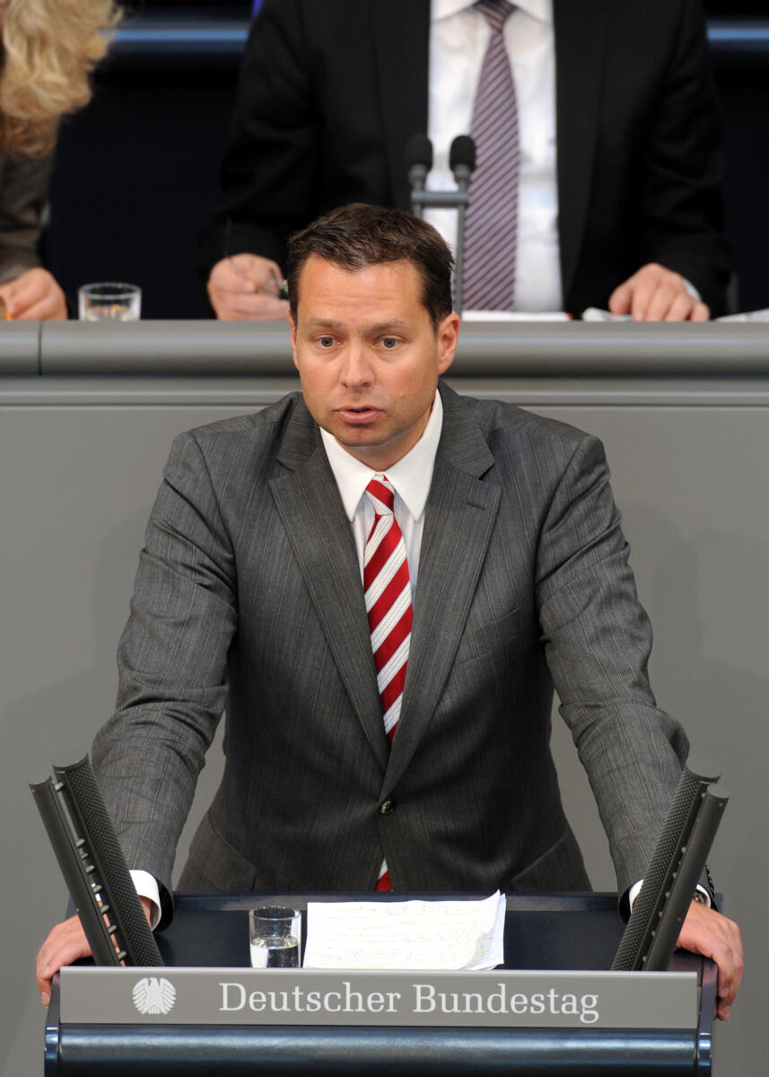 Stephan Mayer, CDU/CSU, Bundestagsabgeordneter, Abgeordneter, Mitglied des Deutschen Bundestages, MdB, Rede, Deutscher Bundestag, 111. Sitzung, TOP 4, Thema: Bundeswahlgesetz, Redner 6.; Rednerpult. Mayer, Stephan Stephan Mayer, CDU/CSU, Bundestagsabgeordneter, Abgeordneter, Mitglied des Deutschen Bundestages, MdB, Rede, Deutscher Bundestag, 111. Sitzung, TOP 4, Thema: Bundeswahlgesetz, Redner 6.; Rednerpult.