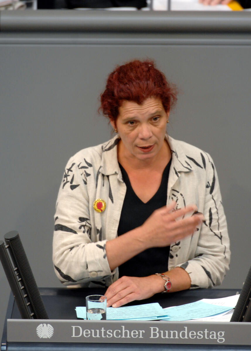 Dorothée Menzner, DIE LINKE, Bundestagsabgeordnete, Abgeordnete, Mitglied des Deutschen Bundestages, MdB, Rede, Deutscher Bundestag, 114. Sitzung, TOP 3, Thema: Energiepolitik, Redner 10.; Rednerpult. Menzner, Dorothée Dorothée Menzner, DIE LINKE, Bundestagsabgeordnete, Abgeordnete, Mitglied des Deutschen Bundestages, MdB, Rede, Deutscher Bundestag, 114. Sitzung, TOP 3, Thema: Energiepolitik, Redner 10.; Rednerpult.