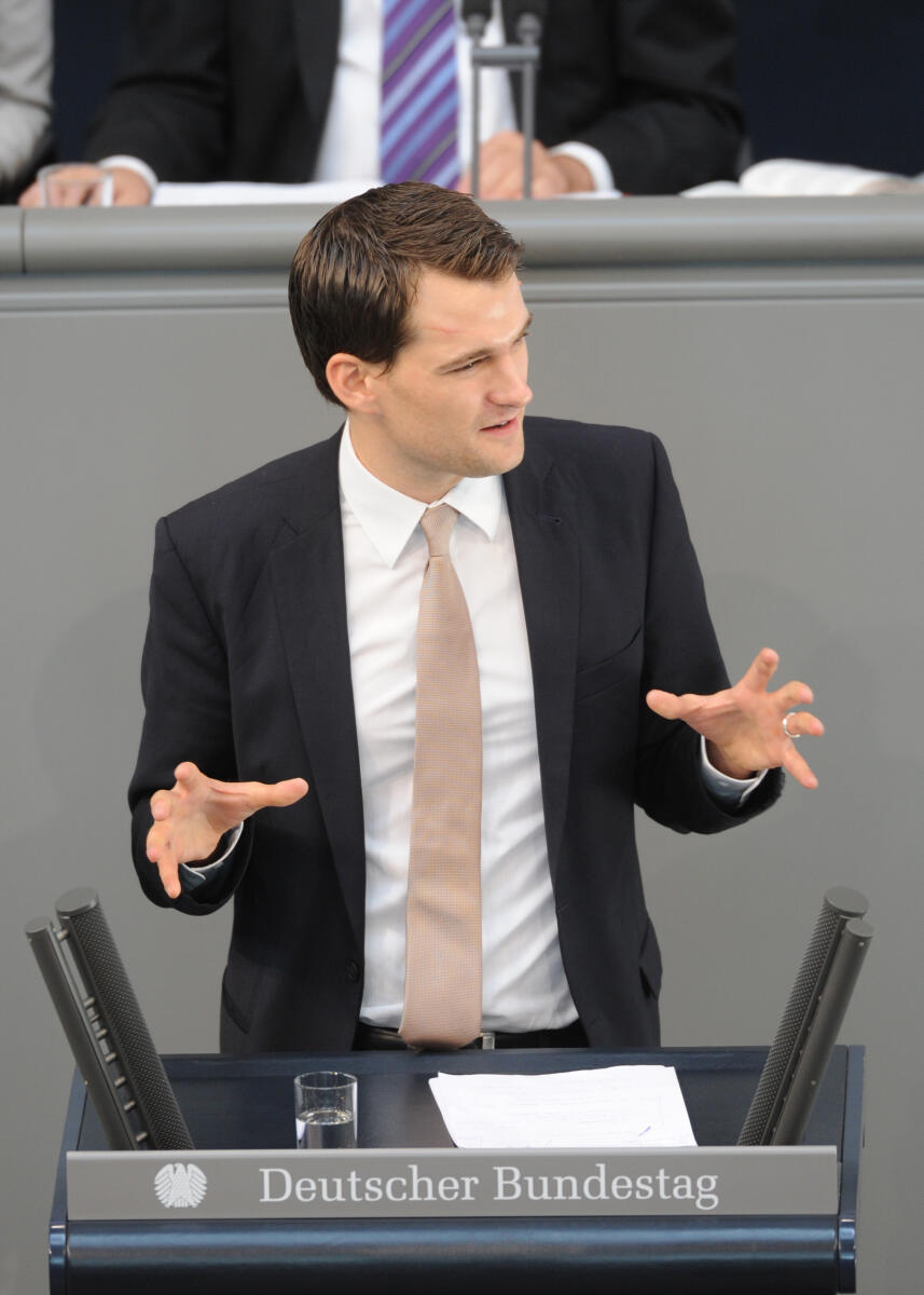 Vogel, Johannes Johannes Vogel, FDP, Bundestagsabgeordneter, Abgeordneter, Mitglied des Deutschen Bundestages, MdB, Rede, Deutscher Bundestag, 130. Sitzung, TOP 4, Thema: Befristete Arbeitsverhältnisse, Redner 8.; Rednerpult.