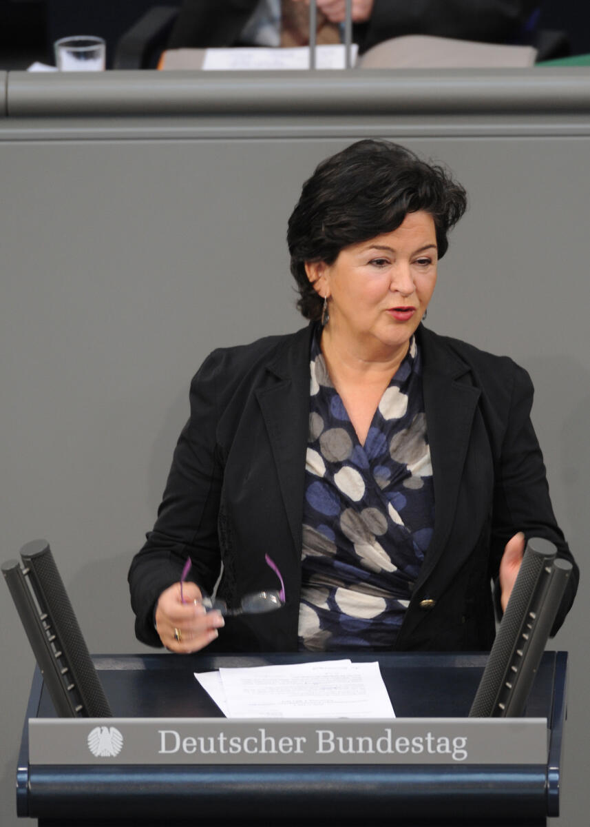 Dr. Christiane Ratjen-Damerau, FDP, Bundestagsabgeordnete, Abgeordnete, Mitglied des Deutschen Bundestages, MdB, Rede, Deutscher Bundestag, 165. Sitzung, Top 3, Thema: Gleichstellungspolitik, Redner 13.; Rednerpult. Ratjen-Damerau, Christiane Dr. Christiane Ratjen-Damerau, FDP, Bundestagsabgeordnete, Abgeordnete, Mitglied des Deutschen Bundestages, MdB, Rede, Deutscher Bundestag, 165. Sitzung, Top 3, Thema: Gleichstellungspolitik, Redner 13.; Rednerpult.