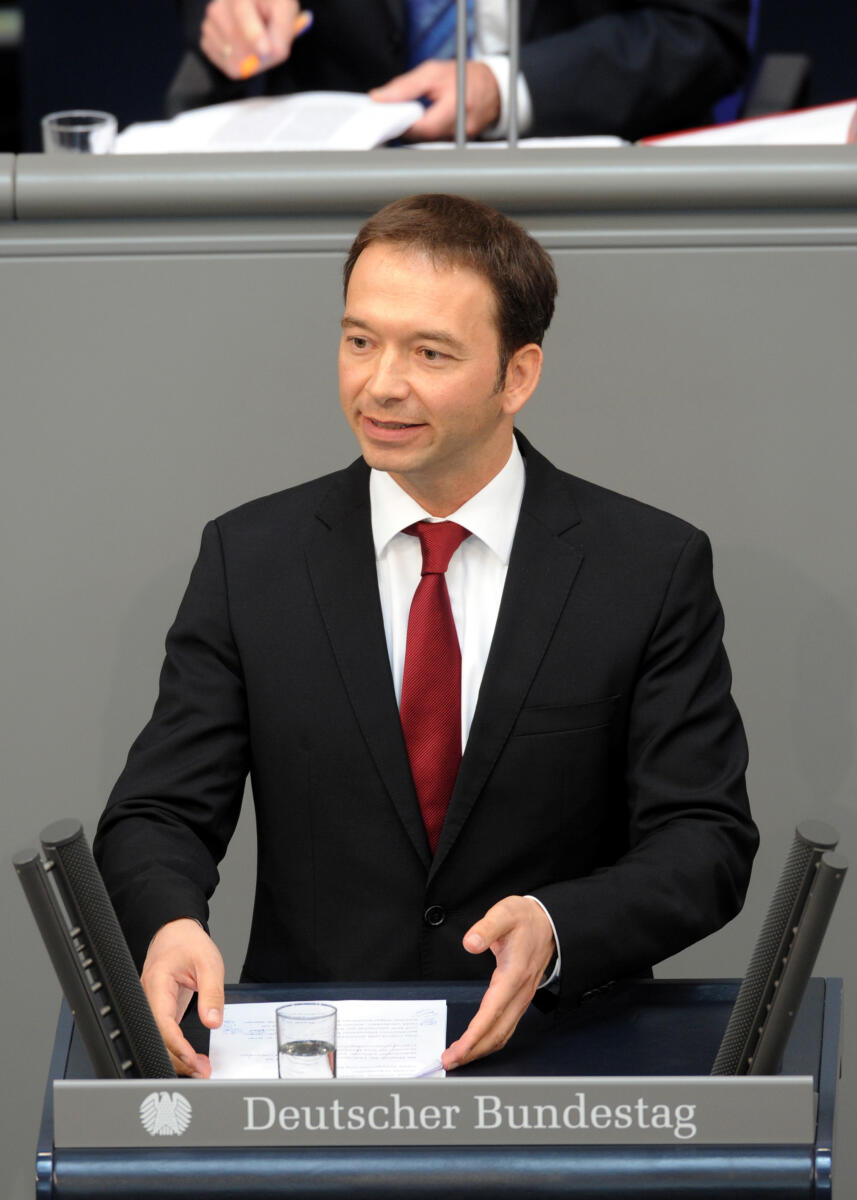 Pascal Kober, Bundestagsabgeordneter, Abgeordneter, Mitglied des Deutschen Bundestages, MdB, Rede, Deutscher Bundestag, 120. Sitzung, TOP 6, Thema: Präimplantationsdiagnostik, Redner 16.; Rednerpult. Kober, Pascal Pascal Kober, Bundestagsabgeordneter, Abgeordneter, Mitglied des Deutschen Bundestages, MdB, Rede, Deutscher Bundestag, 120. Sitzung, TOP 6, Thema: Präimplantationsdiagnostik, Redner 16.; Rednerpult.
