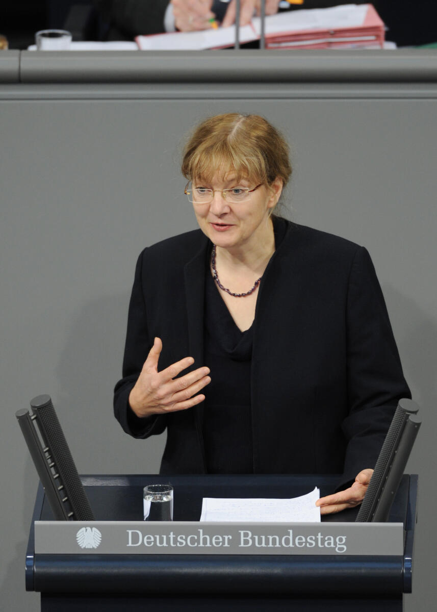 Voß, Johanna Johann Voß, DIE LINKE, Bundestagsabgeordnete, Abgeordnete, Mitglied des Deutschen Bundestages, MdB, Rede, Deutscher Bundestag, 139. Sitzung, TOP 3, Thema: Bürokratieabbau, Redner 9.; Rednerpult.