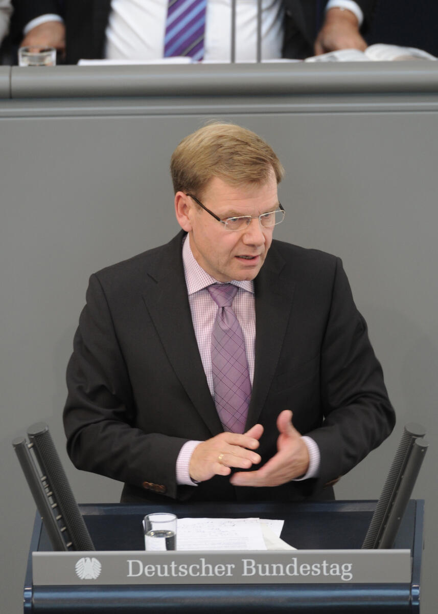 Wadephul, Johann Dr. Johann Wadephul, CDU/CSU, Bundestagsabgeordneter, Abgeordneter, Mitglied des Deutschen Bundestages, MdB, Rede, Deutscher Bundestag, 130. Sitzung, TOP 4, Thema: Befristete Arbeitsverhältnisse, Redner 11.; Rednerpult.