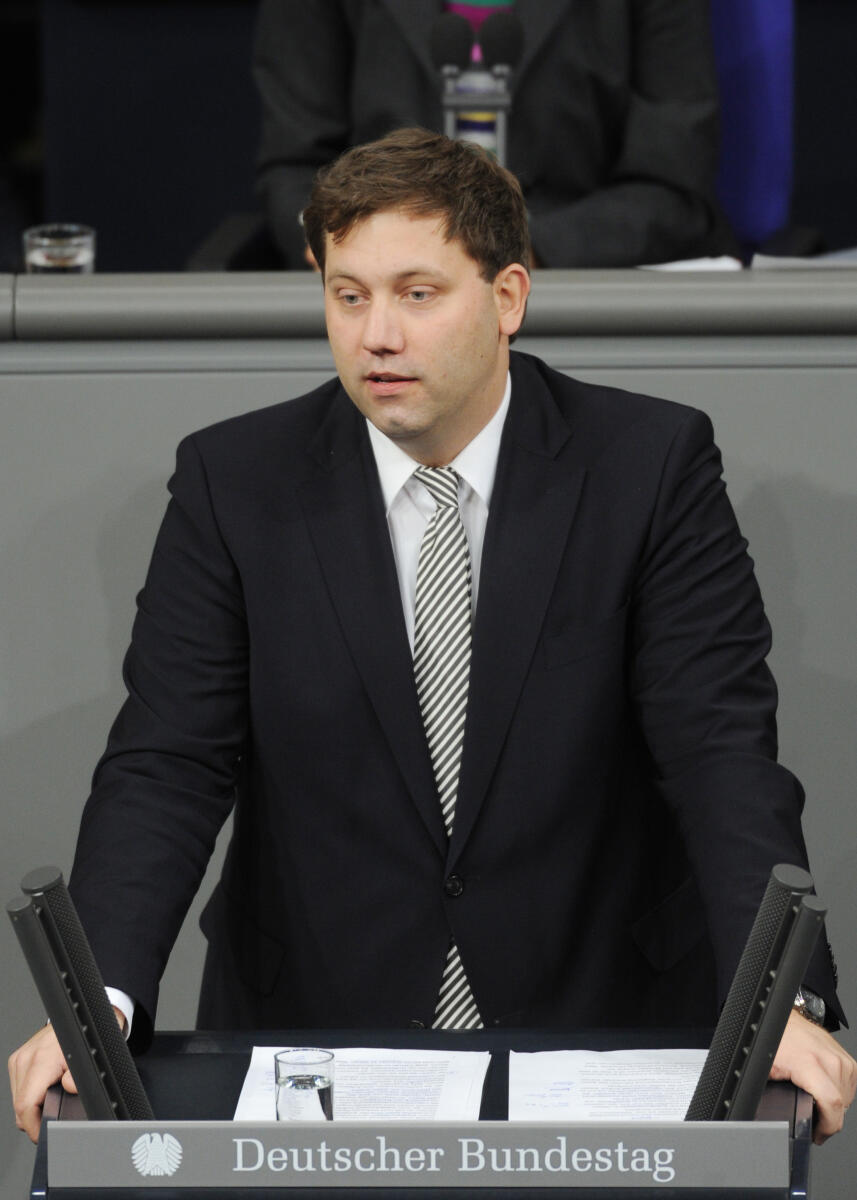 Klingbeil, Lars Lars Klingbeil, SPD, Bundestagsabgeordneter, Abgeordneter, Mitglied des Deutschen Bundestages, MdB, Rede, Deutscher Bundestag, 2. Sitzung, Top 2, Thema: Abhöraktivitäten der NSA, Redner 11.; Rednerpult.