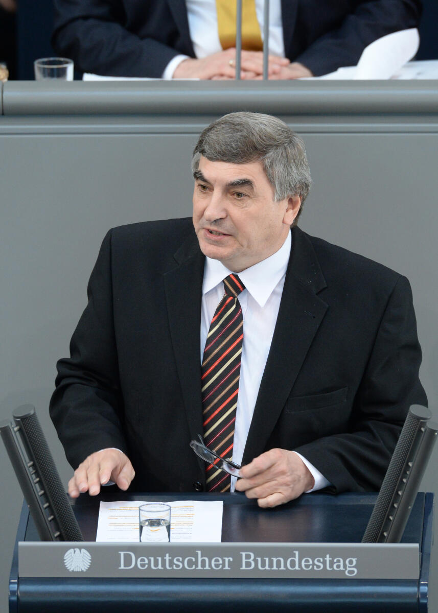 Karl Holmeier, CDU/CSU, Bundestagsabgeordneter, Abgeordneter, Mitglied des Deutschen Bundestages, MdB, Rede, Deutscher Bundestag, 20. Sitzung, Top 4, Thema: Energiewende, Redner 10.; Rednerpult. Holmeier, Karl Karl Holmeier, CDU/CSU, Bundestagsabgeordneter, Abgeordneter, Mitglied des Deutschen Bundestages, MdB, Rede, Deutscher Bundestag, 20. Sitzung, Top 4, Thema: Energiewende, Redner 10.; Rednerpult.