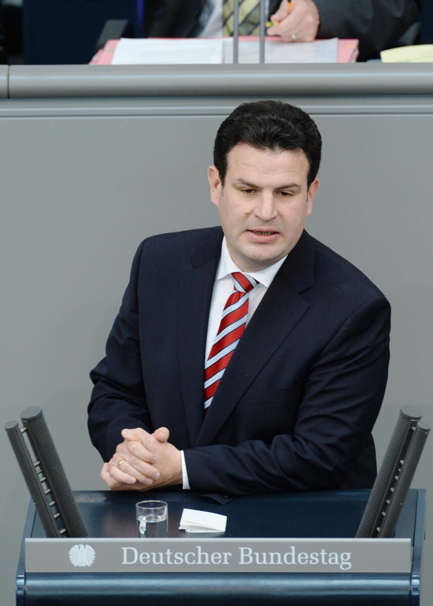 Hubertus Heil, SPD, Bundestagsabgeordneter, Abgeordneter, Mitglied des Deutschen Bundestages, MdB, Rede, Deutscher Bundestag, 33. Sitzung, Top 4, Thema: Reform des Erneuerbare-Energien-Gesetzes, Redner 5.; Rednerpult. Heil, Hubertus Hubertus Heil, SPD, Bundestagsabgeordneter, Abgeordneter, Mitglied des Deutschen Bundestages, MdB, Rede, Deutscher Bundestag, 33. Sitzung, Top 4, Thema: Reform des Erneuerbare-Energien-Gesetzes, Redner 5.; Rednerpult.