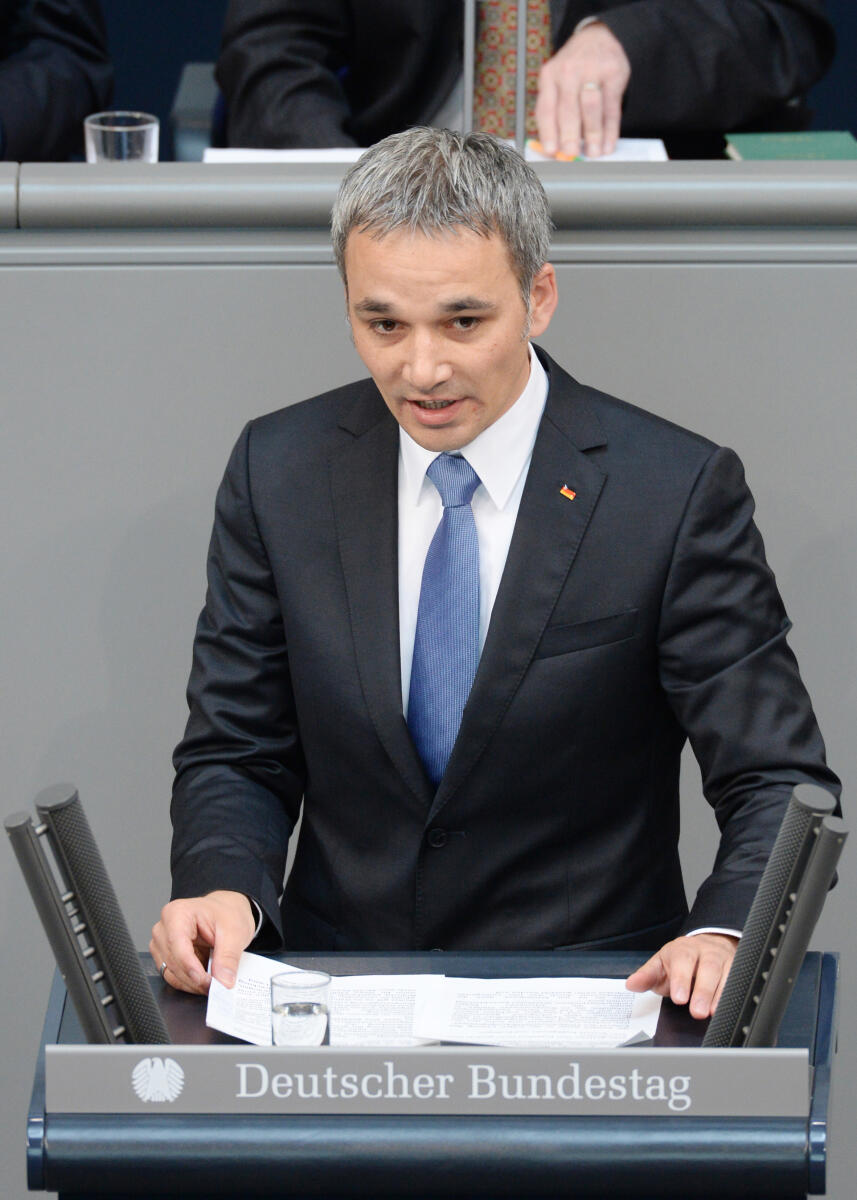 Wilfried Oellers, CDU/CSU, Bundestagsabgeordneter, Abgeordneter, Mitglied des Deutschen Bundestages, MdB, Rede, Deutscher Bundestag, 39. Sitzung, Top 4, Thema: Tarifautonomie, Redner 11.; Rednerpult. Oellers, Wilfried Wilfried Oellers, CDU/CSU, Bundestagsabgeordneter, Abgeordneter, Mitglied des Deutschen Bundestages, MdB, Rede, Deutscher Bundestag, 39. Sitzung, Top 4, Thema: Tarifautonomie, Redner 11.; Rednerpult.