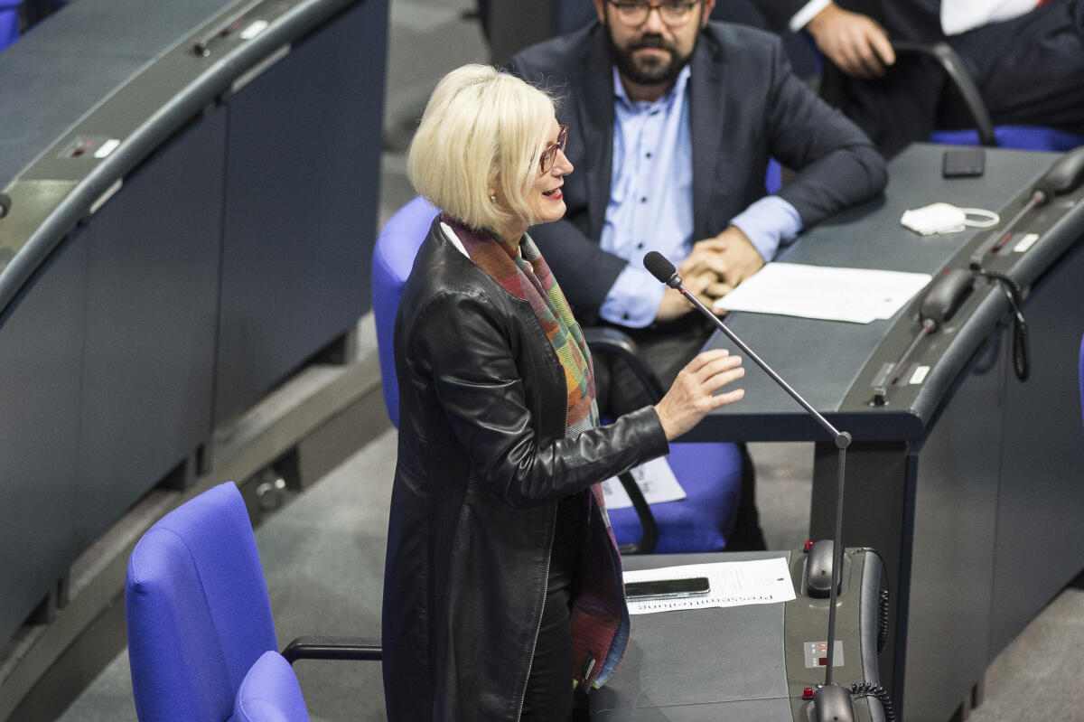 Dagmar Ziegler (m), SPD, MdB, wird zur Vizepräsidentin des Deutschen Bundestages gewählt - sie nimmt die Wahl an.; ; Ziegler, Dagmar Dagmar Ziegler (m), SPD, MdB, wird zur Vizepräsidentin des Deutschen Bundestages gewählt - sie nimmt die Wahl an.; ;