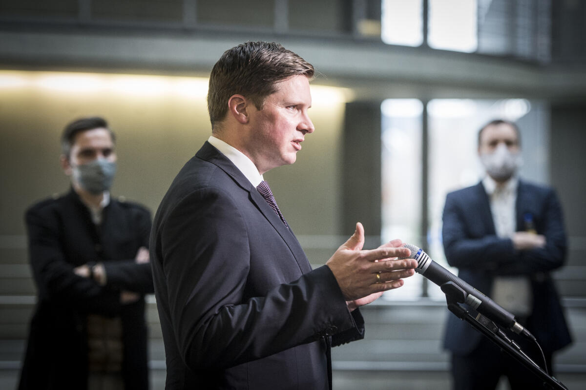 Zeugenanhörung von Mitarbeitern von Wirtschaftsprüfungsgesellschaften im 3. Untersuchungsausschuss (Wirecard) im Paul-Löbe-Haus: Dr. Florian Tonca, FDP, MdB, gibt ein Pressestatement. Toncar, Florian Zeugenanhörung von Mitarbeitern von Wirtschaftsprüfungsgesellschaften im 3. Untersuchungsausschuss (Wirecard) im Paul-Löbe-Haus: Dr. Florian Tonca, FDP, MdB, gibt ein Pressestatement.