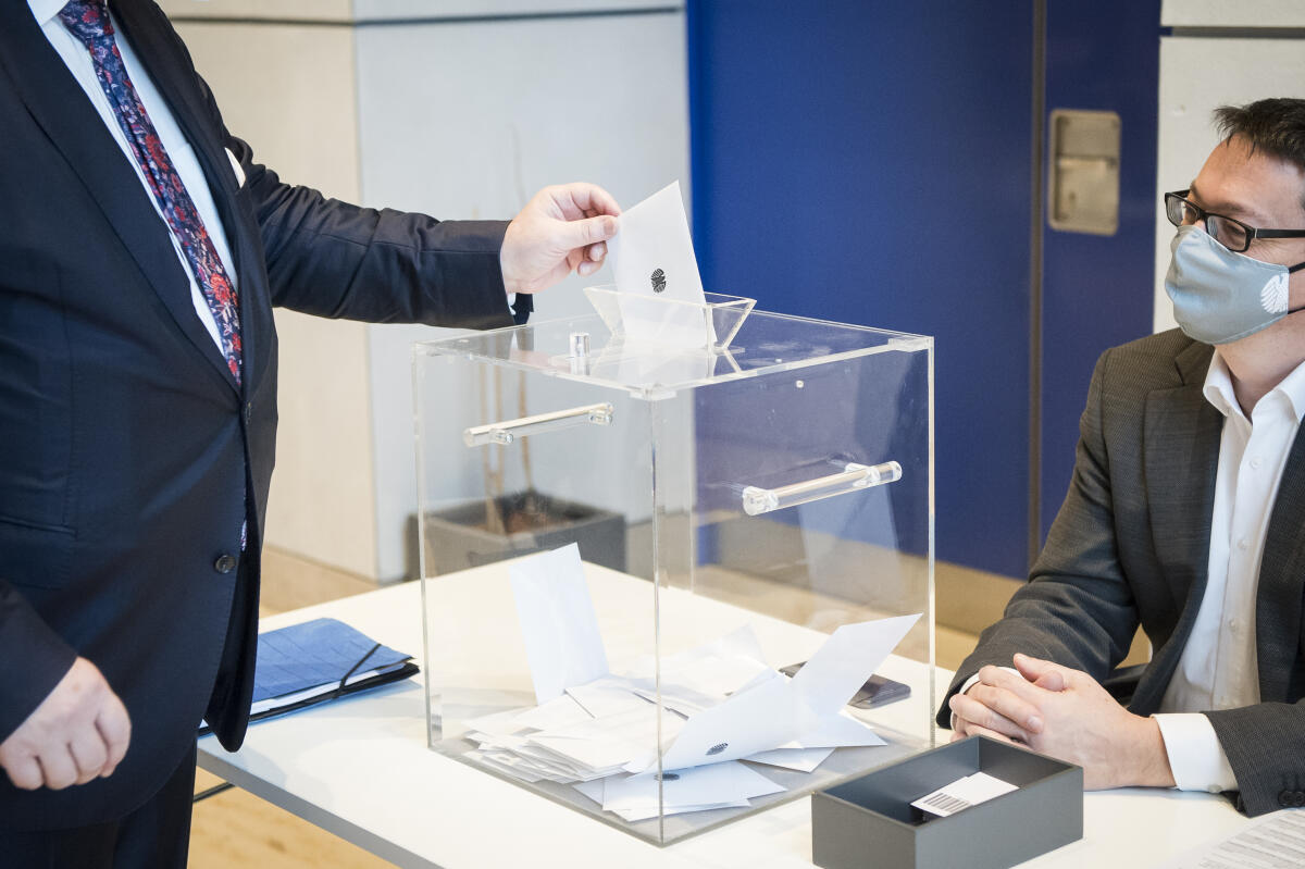 Wahl zur Vizepräsidentin des Deutschen Bundestages - Dagmar Ziegler, SPD, MdB, steht zur Wahl. Aufgrund der Covid-19-Pandemie findet die Wahl in der Abgeordnetenlobby des Reichstagsgebäudes statt. Wahl zur Vizepräsidentin des Deutschen Bundestages - Dagmar Ziegler, SPD, MdB, steht zur Wahl. Aufgrund der Covid-19-Pandemie findet die Wahl in der Abgeordnetenlobby des Reichstagsgebäudes statt.