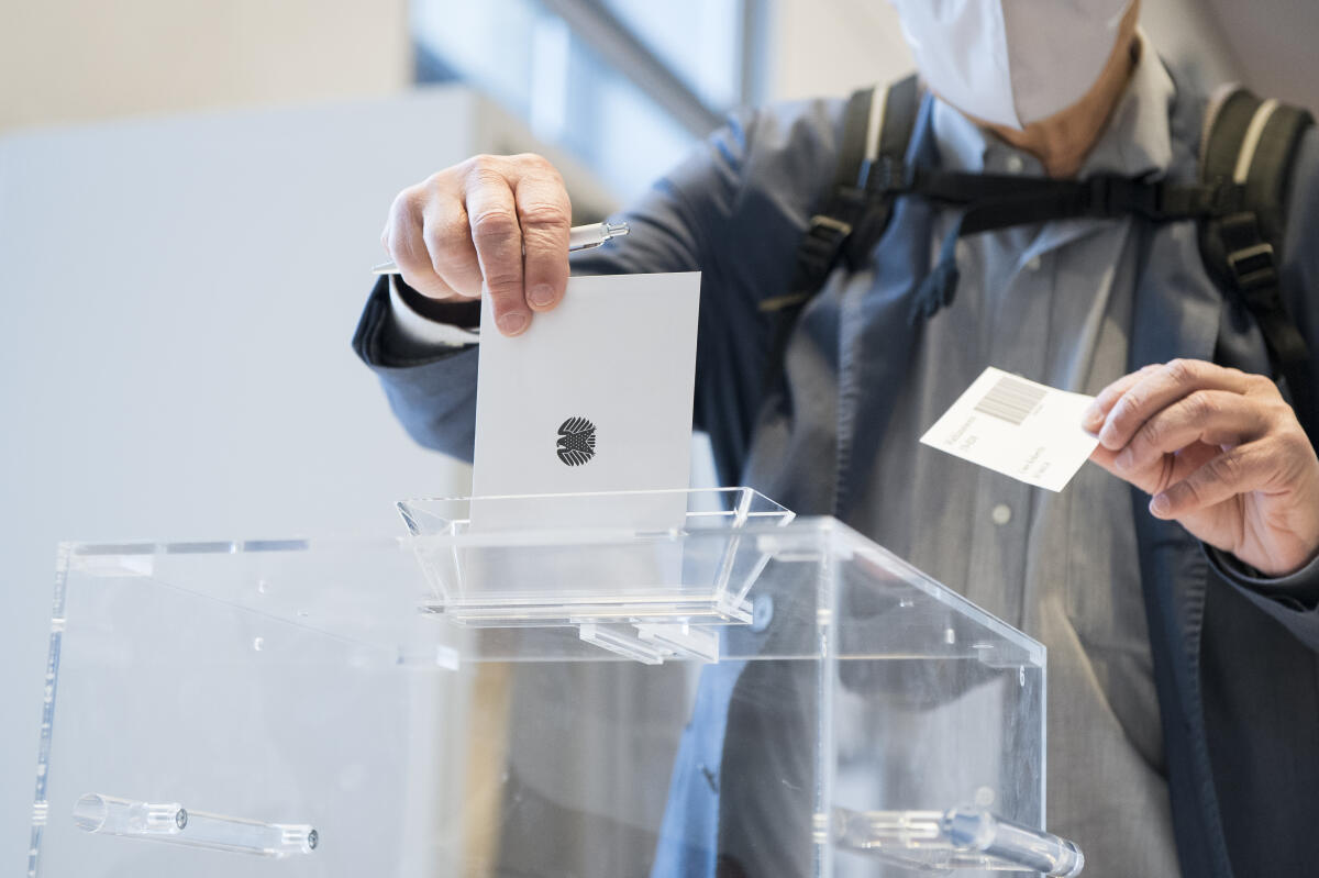 Wahl zur Vizepräsidentin des Deutschen Bundestages - Dagmar Ziegler, SPD, MdB, steht zur Wahl. Aufgrund der Covid-19-Pandemie findet die Wahl in der Abgeordnetenlobby des Reichstagsgebäudes statt. Wahl zur Vizepräsidentin des Deutschen Bundestages - Dagmar Ziegler, SPD, MdB, steht zur Wahl. Aufgrund der Covid-19-Pandemie findet die Wahl in der Abgeordnetenlobby des Reichstagsgebäudes statt.