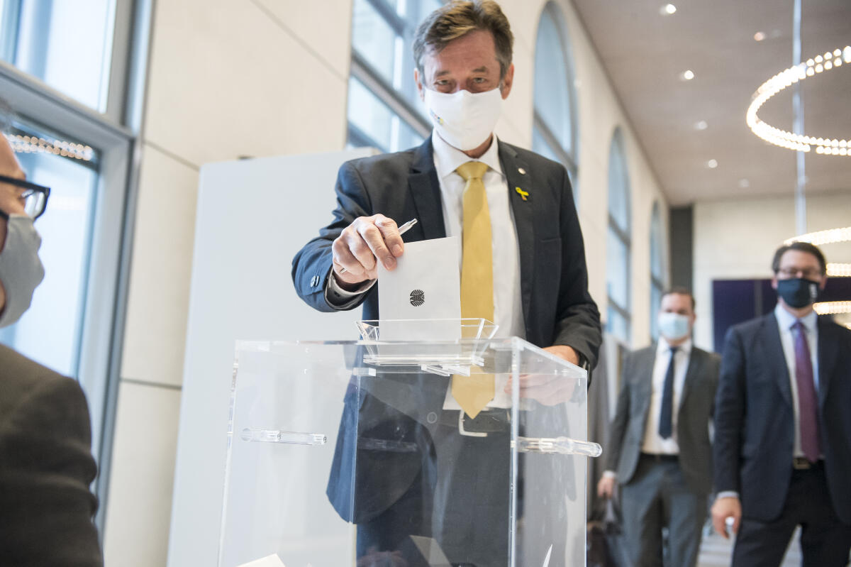 Wahl zur Vizepräsidentin des Deutschen Bundestages - Dagmar Ziegler, SPD, MdB, steht zur Wahl. Aufgrund der Covid-19-Pandemie findet die Wahl in der Abgeordnetenlobby des Reichstagsgebäudes statt. Wahl zur Vizepräsidentin des Deutschen Bundestages - Dagmar Ziegler, SPD, MdB, steht zur Wahl. Aufgrund der Covid-19-Pandemie findet die Wahl in der Abgeordnetenlobby des Reichstagsgebäudes statt.
