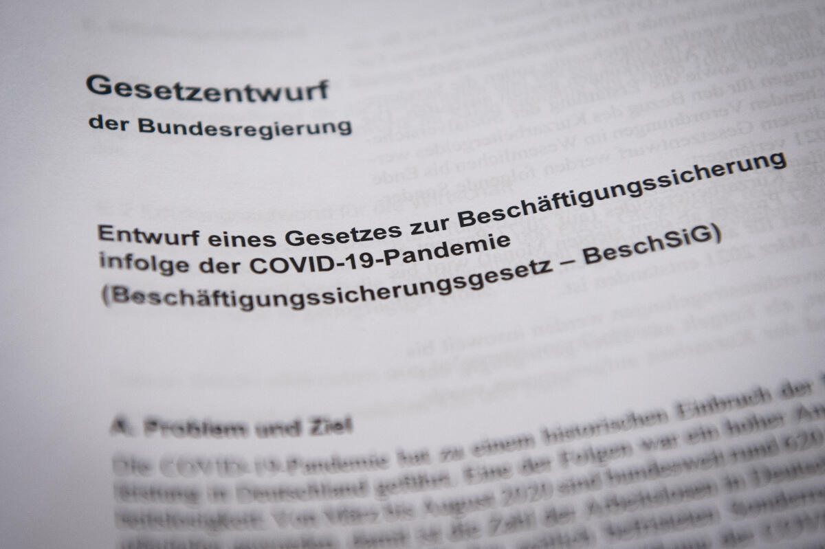  Drucksache zum Gesetz zur Beschäftigungssicherung infolge der COVID-19-Pandemie (Beschäftigungssicherungsgesetz - BeschSiG) der Bundesregierung - Nahaufnahme.