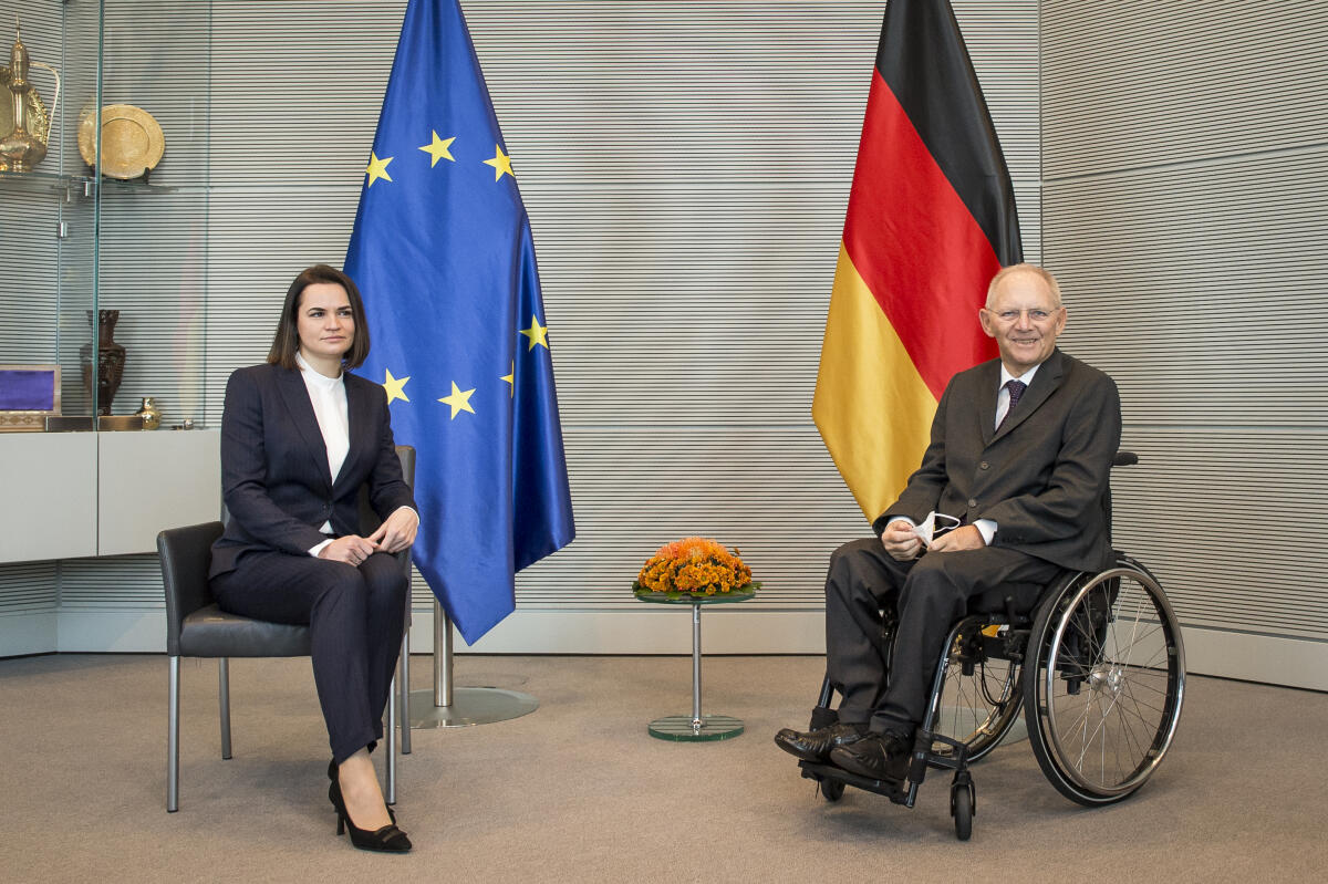 Bundestagspräsident Dr. Wolfgang Schäuble (r), CDU/CSU, MdB, trifft sich mit der belarussischen Oppositionsführerin Swetlana Tichanowskaja (l). Schäuble, Wolfgang Bundestagspräsident Dr. Wolfgang Schäuble (r), CDU/CSU, MdB, trifft sich mit der belarussischen Oppositionsführerin Swetlana Tichanowskaja (l).