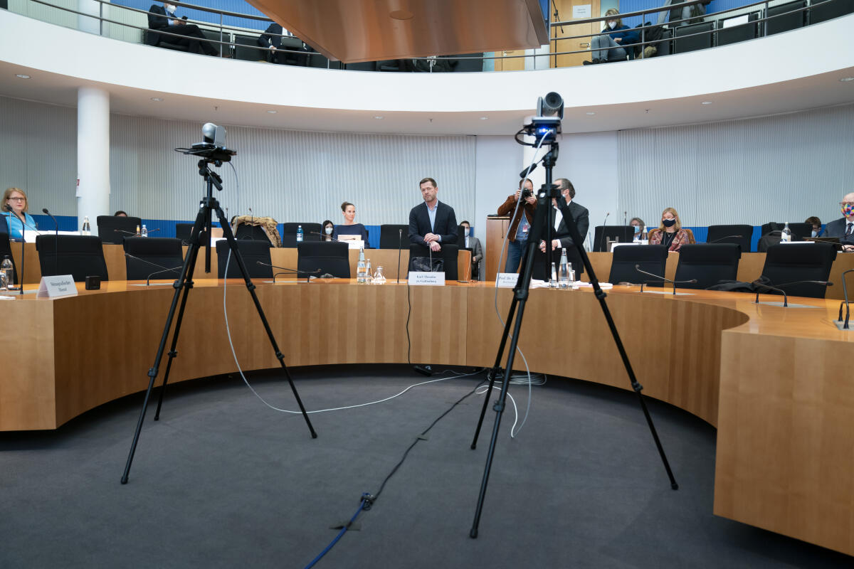 Karl-Theodor zu Guttenberg vor dem 3. Untersuchungsausschuss Wirecard. Guttenberg, Karl-Theodor Freiherr zu Karl-Theodor zu Guttenberg vor dem 3. Untersuchungsausschuss Wirecard.