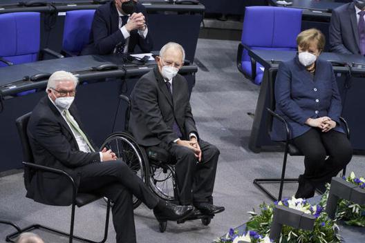 Merkel, Angela; Steinmeier, Frank-Walter; Schäuble, Wolfgang Reichstagsgebäude, Plenarsaal