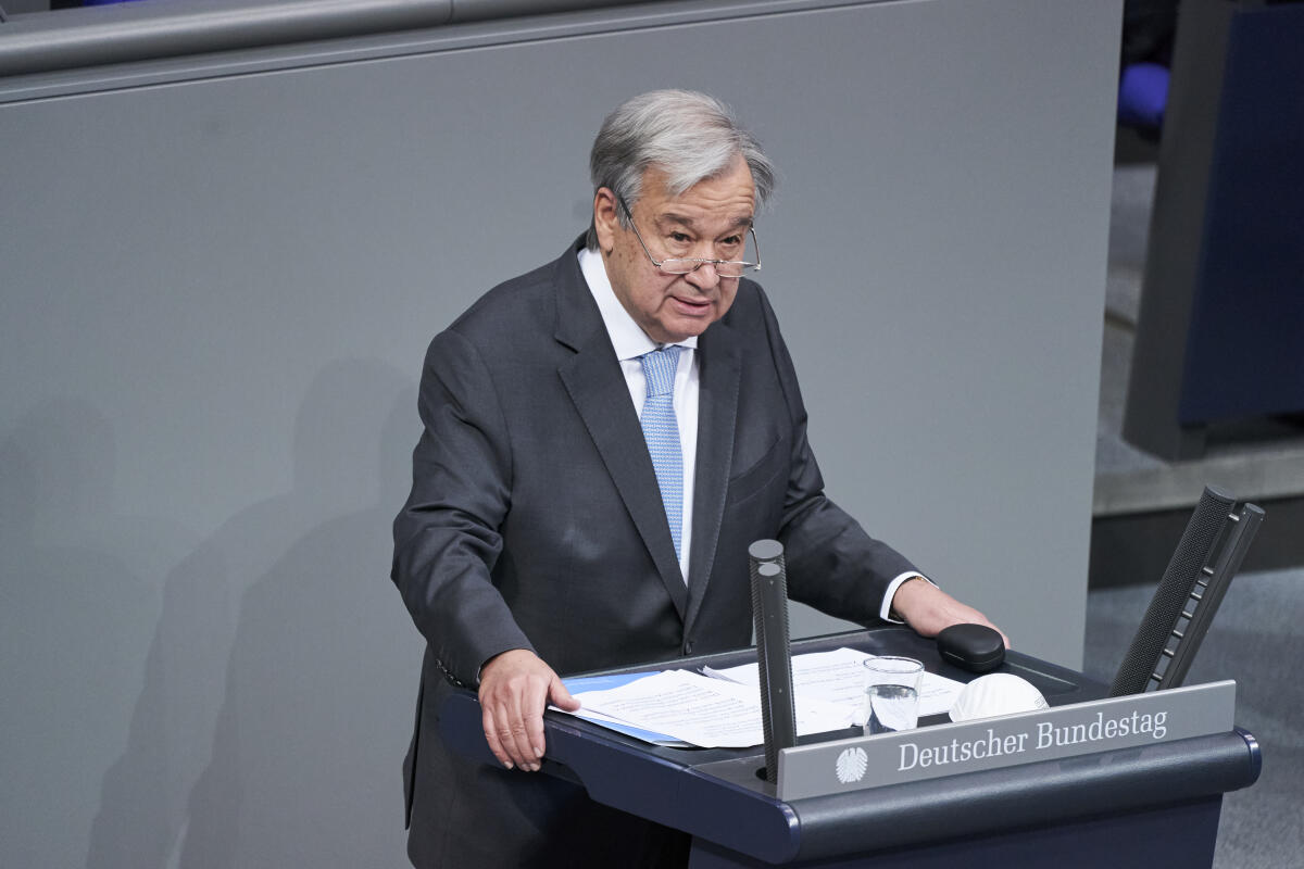 Generalsekretär der Vereinten Nationen, António Guterres hält eine Rede bei der Sonderveranstaltung des Bundestages aus Anlass des 75. Jahrestag der Gründung der Vereinten Nationen. Guterres, António Generalsekretär der Vereinten Nationen, António Guterres hält eine Rede bei der Sonderveranstaltung des Bundestages aus Anlass des 75. Jahrestag der Gründung der Vereinten Nationen.