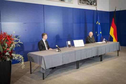 Schäuble, Wolfgang; Müller, Stefan 