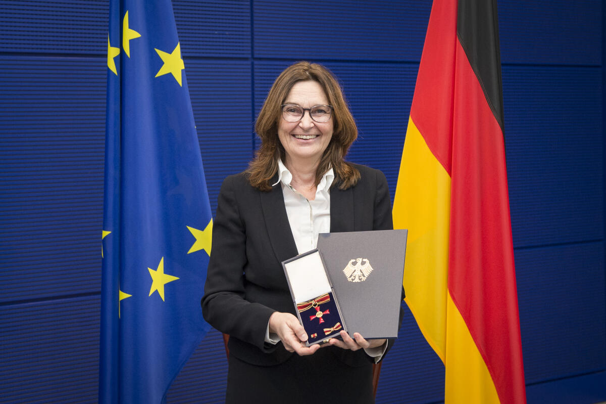 Mechthild Heil, CDU/CSU, MdB, während der Verleihung des Verdienstordens der Bundesrepublik Deutschland. Heil, Mechthild Mechthild Heil, CDU/CSU, MdB, während der Verleihung des Verdienstordens der Bundesrepublik Deutschland.