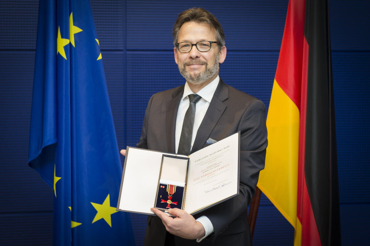 Otto Fricke, FDP, MdB, während der Verleihung des Verdienstordens der Bundesrepublik Deutschland. Fricke, Otto Otto Fricke, FDP, MdB, während der Verleihung des Verdienstordens der Bundesrepublik Deutschland.