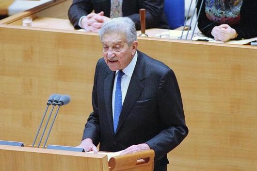 Weizman, Ezer Liegenschaften in Bonn, Plenargebäude