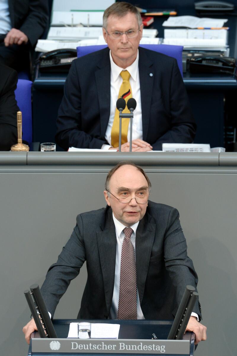 Bergner, Christoph; Singhammer, Johannes Christoph Bergner, CDU/CSU, Bundestagsabgeordneter, Abgeordneter, Mitglied des Deutschen Bundestages, MdB, Rede, Deutscher Bundestag, 20. Sitzung, Top 3, Thema: Lage in der Ukraine,Vorsitz: Bundestagsvizepräsident Johannes Singhammer, CDU/CSU.; Rednerpult.