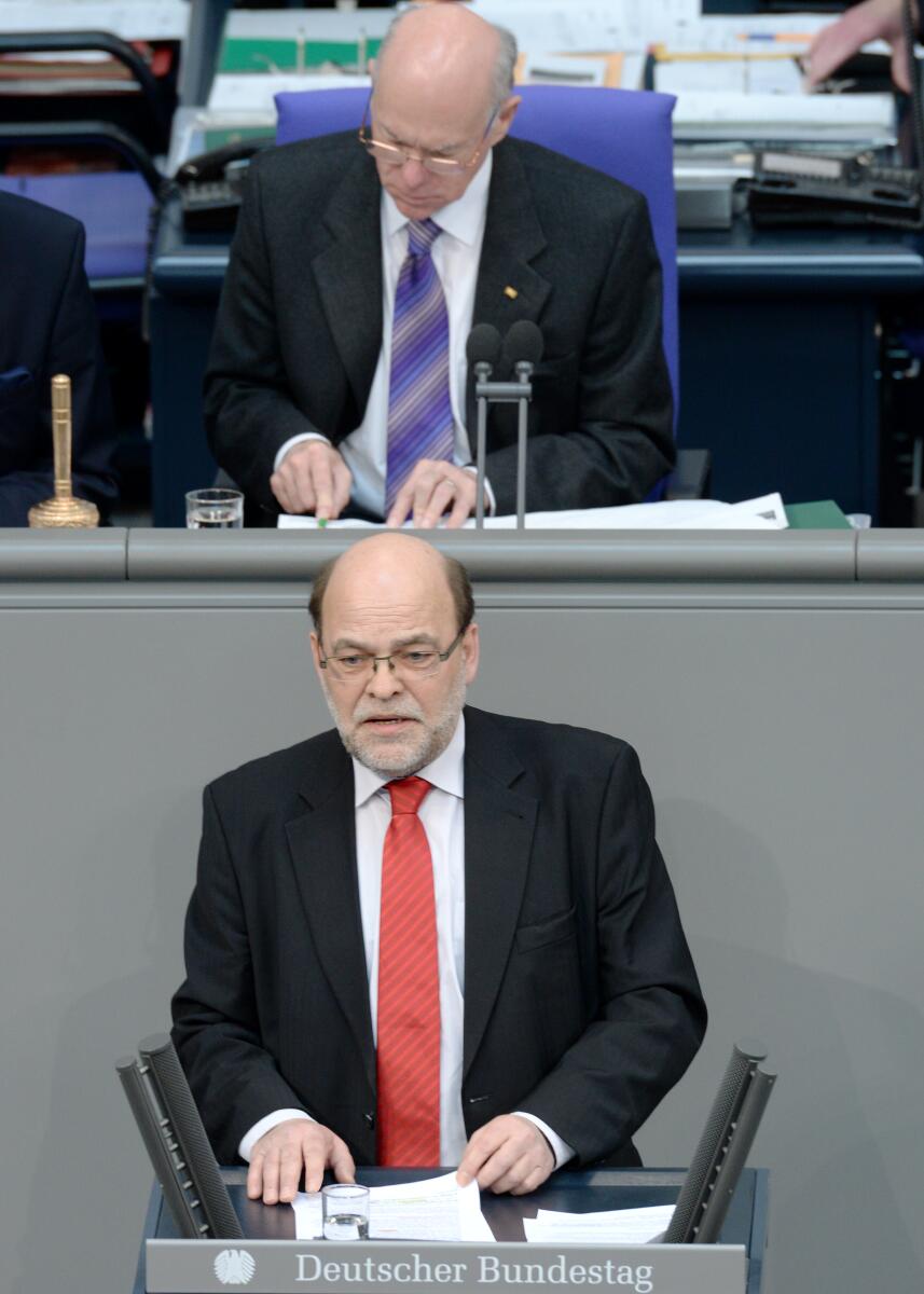 Spinrath, Norbert; Lammert, Norbert Norbert Spinrath, SPD, Bundestagsabgeordneter, Abgeordneter, Mitglied des Deutschen Bundestages, MdB, Rede, Deutscher Bundestag, 17. Sitzung, ZP 3, Thema: Vereinbarte Debatte zur Lage in der Ukraine, Vorsitz: Bundestagspräsident Prof. Dr. Norbert Lammert, CDU/CSU.; Rednerpult.