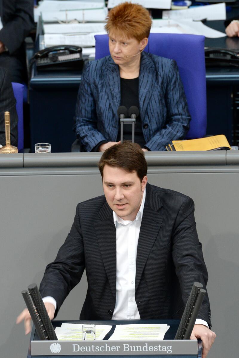 Markus Tressel, Bündnis 90/Die Grünen, Bundestagsabgeordneter, Abgeordneter, Mitglied des Deutschen Bundestages, MdB, Rede, Deutscher Bundestag, 18. Sitzung, Top 19, Thema: Tourismuspolitischer Bericht (17. Wahlperiode), Vorsitz: Bundestagsvizepräsidentin Petra Pau, DIE LINKE.; Rednerpult. Tressel, Markus; Pau, Petra Markus Tressel, Bündnis 90/Die Grünen, Bundestagsabgeordneter, Abgeordneter, Mitglied des Deutschen Bundestages, MdB, Rede, Deutscher Bundestag, 18. Sitzung, Top 19, Thema: Tourismuspolitischer Bericht (17. Wahlperiode), Vorsitz: Bundestagsvizepräsidentin Petra Pau, DIE LINKE.; Rednerpult.