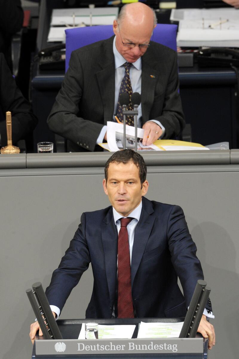 Albert Rupprecht, CDU/CSU, Bundestagsabgeordneter, Abgeordneter, Mitglied des Deutschen Bundestages, MdB, Rede, Deutscher Bundestag, 8. Sitzung, Top 3, Thema: Pisa-Studie 2012, Vorsitz: Bundestagspräsident Prof. Dr. Norbert Lammert, CDU/CSU.; Rednerpult. Rupprecht, Albert; Lammert, Norbert Albert Rupprecht, CDU/CSU, Bundestagsabgeordneter, Abgeordneter, Mitglied des Deutschen Bundestages, MdB, Rede, Deutscher Bundestag, 8. Sitzung, Top 3, Thema: Pisa-Studie 2012, Vorsitz: Bundestagspräsident Prof. Dr. Norbert Lammert, CDU/CSU.; Rednerpult.