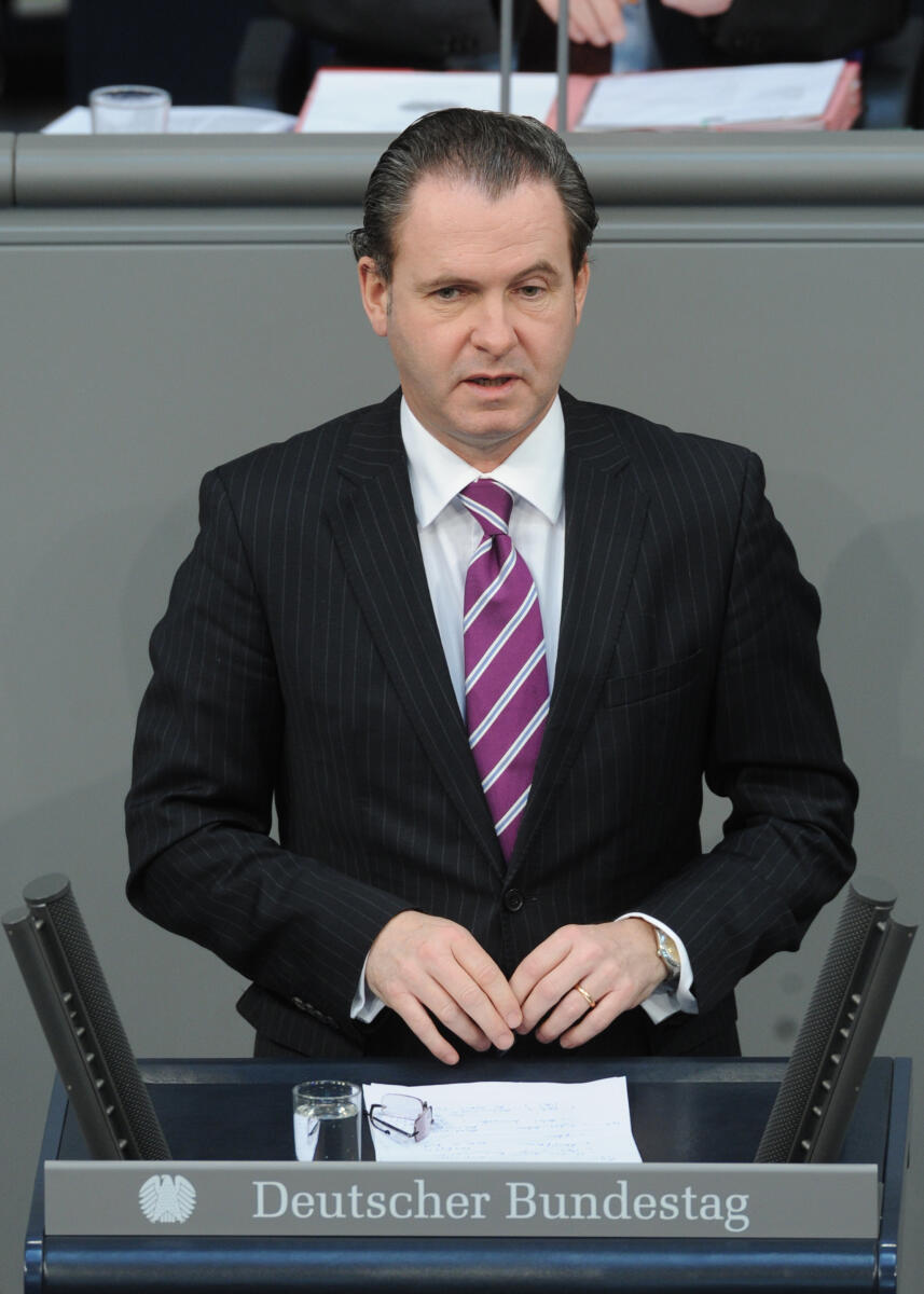 Dr. Martin Lindner, FDP, Bundestagsabgeordneter, Abgeordneter, Mitglied des Deutschen Bundestages, MdB, Rede, Deutscher Bundestag, 219. Sitzung, Top 4, Thema: Rüstungsexportpolitik, Redner 4.; Rednerpult. Lindner, Martin Dr. Martin Lindner, FDP, Bundestagsabgeordneter, Abgeordneter, Mitglied des Deutschen Bundestages, MdB, Rede, Deutscher Bundestag, 219. Sitzung, Top 4, Thema: Rüstungsexportpolitik, Redner 4.; Rednerpult.