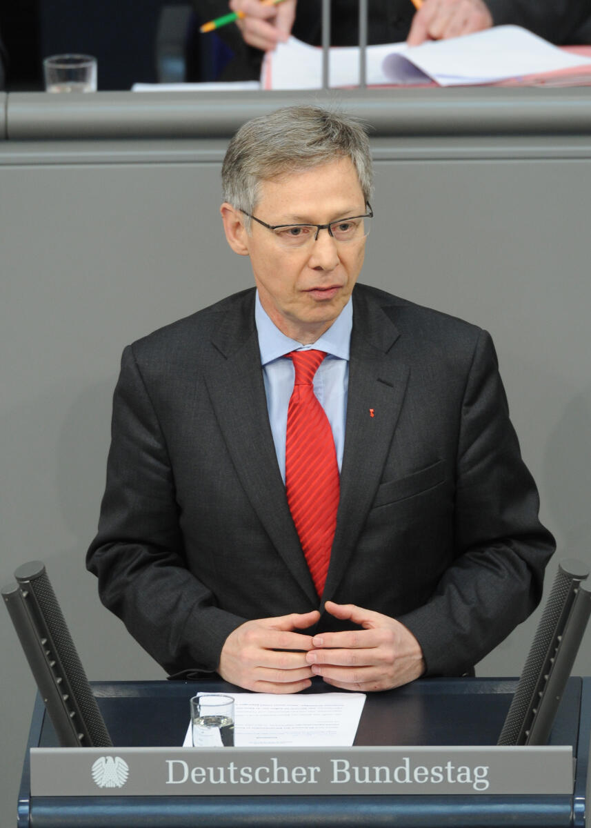 Dr. Carsten Sieling, SPD, Bundestagsabgeordneter, Abgeordneter, Mitglied des Deutschen Bundestages, MdB, Rede, Deutscher Bundestag, 225. Sitzung, Top 3, Thema: Hochfrequenzhandel, Redner 2.; Rednerpult. Sieling, Carsten Dr. Carsten Sieling, SPD, Bundestagsabgeordneter, Abgeordneter, Mitglied des Deutschen Bundestages, MdB, Rede, Deutscher Bundestag, 225. Sitzung, Top 3, Thema: Hochfrequenzhandel, Redner 2.; Rednerpult.