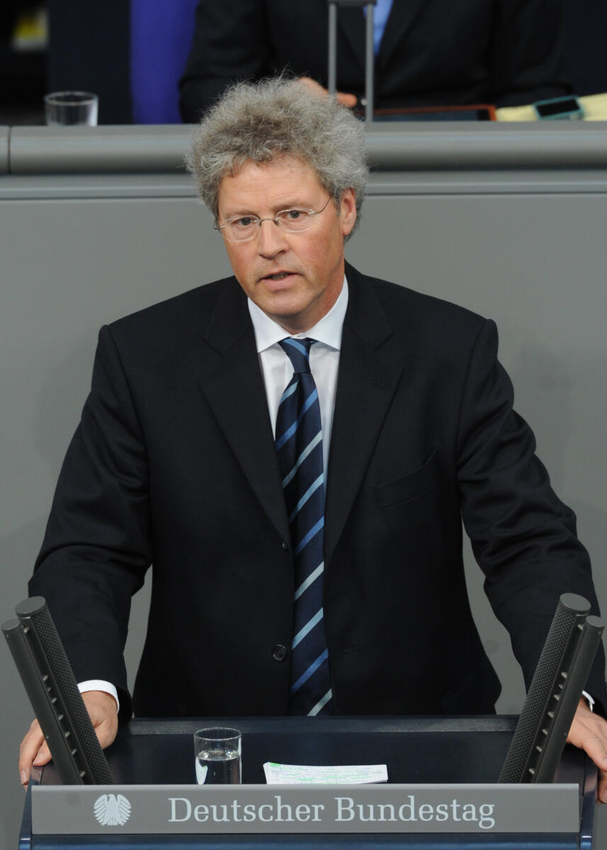 Klaus-Peter Flosbach, CDU/CSU, Bundestagsabgeordneter, Abgeordneter, Mitglied des Deutschen Bundestages, MdB, Rede, Deutscher Bundestag, 217. Sitzung, Top 10, Thema: Europäische Bankenunion, Redner 6.; Rednerpult. Flosbach, Klaus-Peter Klaus-Peter Flosbach, CDU/CSU, Bundestagsabgeordneter, Abgeordneter, Mitglied des Deutschen Bundestages, MdB, Rede, Deutscher Bundestag, 217. Sitzung, Top 10, Thema: Europäische Bankenunion, Redner 6.; Rednerpult.