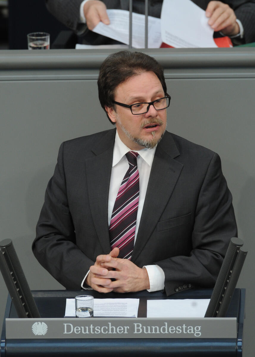 Frank Heinrich, CDU/CSU, Bundestagsabgeordneter, Abgeordneter, Mitglied des Deutschen Bundestages, MdB, Rede, Deutscher Bundestag, 222. Sitzung, Top 6, Thema: Armuts- und Reichtumsberichterstattung, Redner 12.; Rednerpult. Heinrich, Frank Frank Heinrich, CDU/CSU, Bundestagsabgeordneter, Abgeordneter, Mitglied des Deutschen Bundestages, MdB, Rede, Deutscher Bundestag, 222. Sitzung, Top 6, Thema: Armuts- und Reichtumsberichterstattung, Redner 12.; Rednerpult.